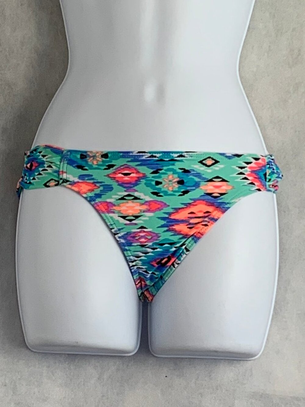 Hula Honey Juniors Side Tab Hipster Bikini Swim Bottom, Colorful Multi, Small